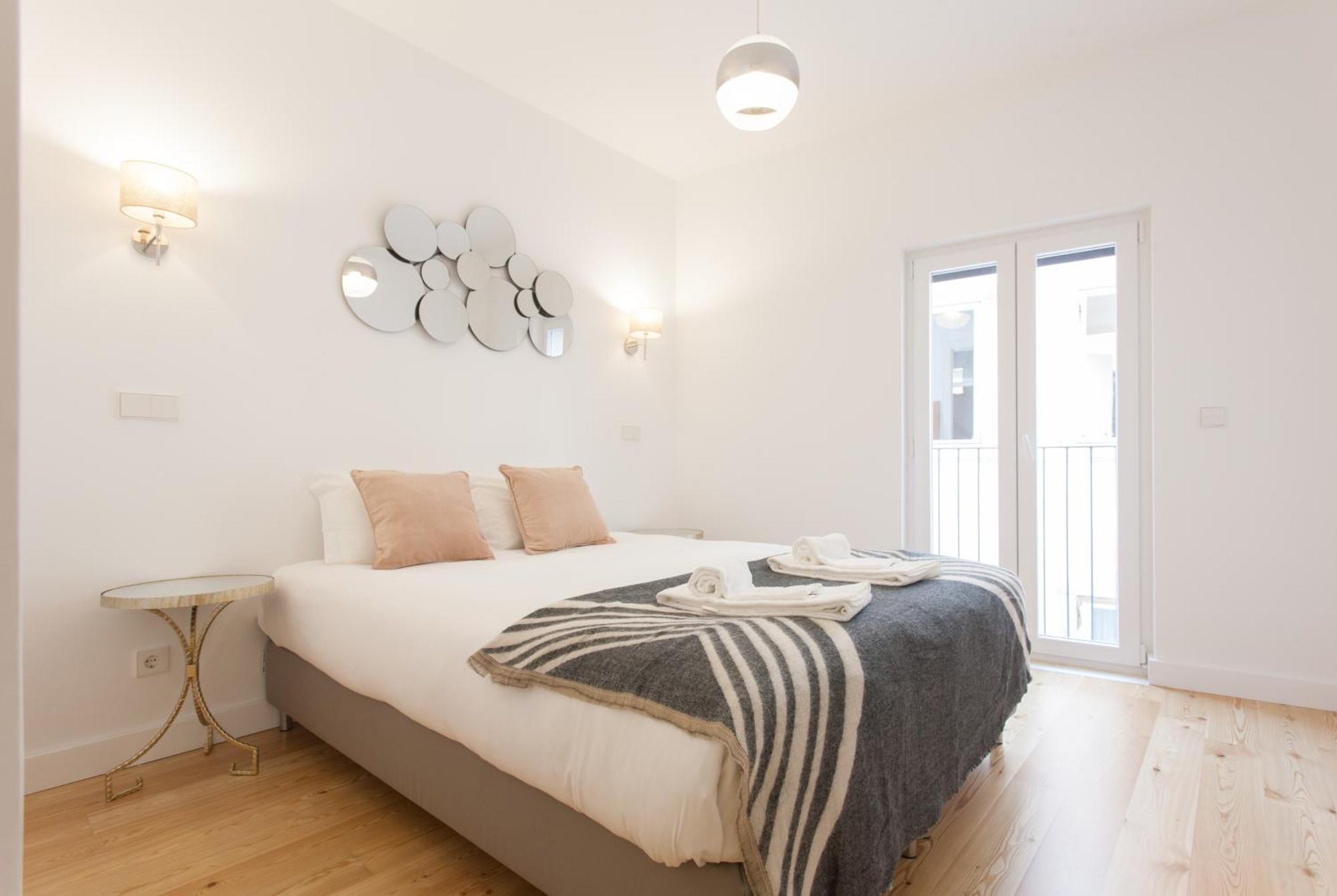 Mouraria Blue Three-Bedroom Apartment W/ Parking - By Lu Holidays Lisbon Exterior photo