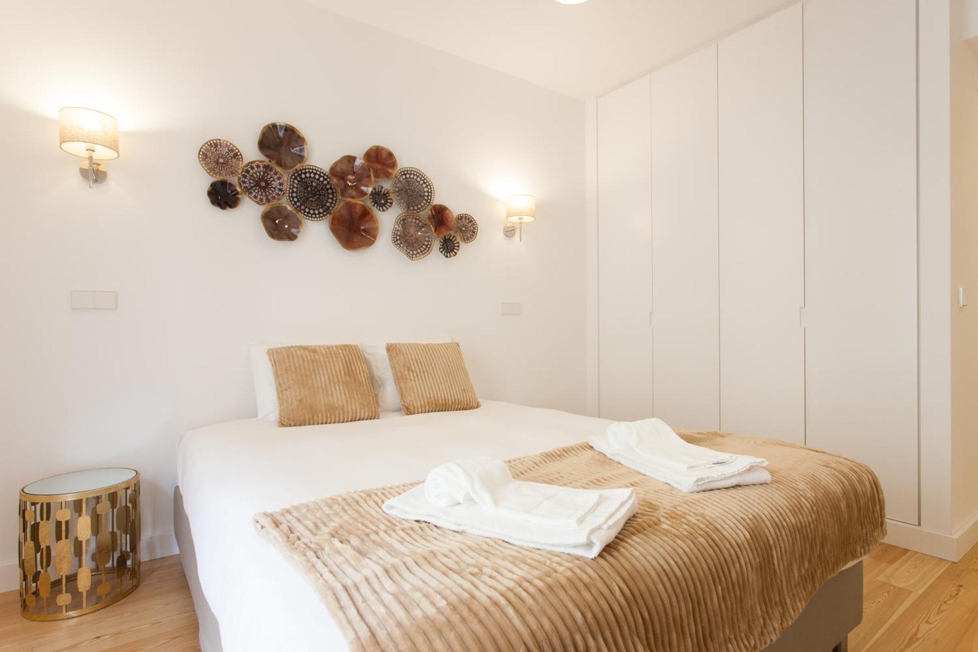 Mouraria Blue Three-Bedroom Apartment W/ Parking - By Lu Holidays Lisbon Exterior photo
